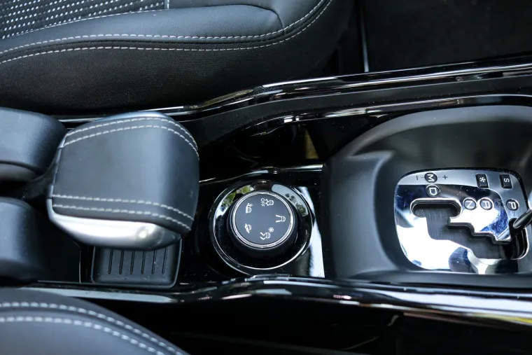 TEST: Peugeot 2008 Allure 1.2 PureTech 110 EAT6