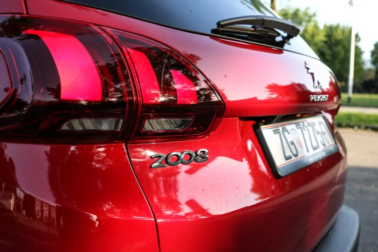 TEST: Peugeot 2008 Allure 1.2 PureTech 110 EAT6