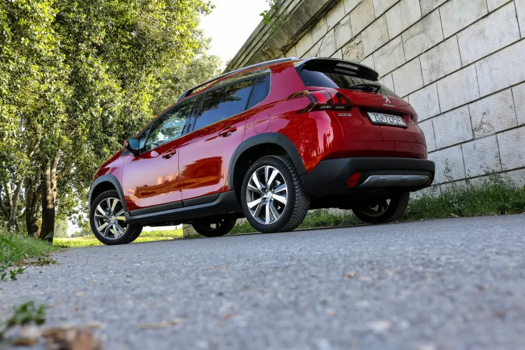 TEST: Peugeot 2008 Allure 1.2 PureTech 110 EAT6