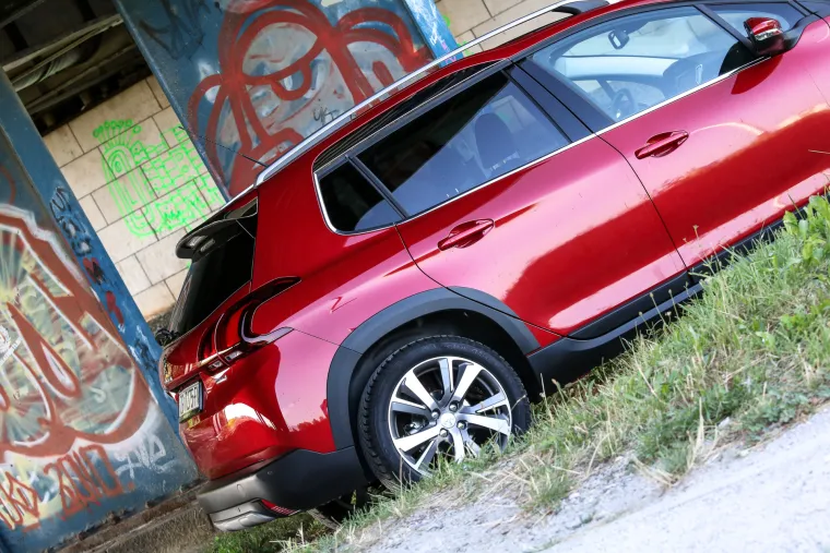 TEST: Peugeot 2008 Allure 1.2 PureTech 110 EAT6