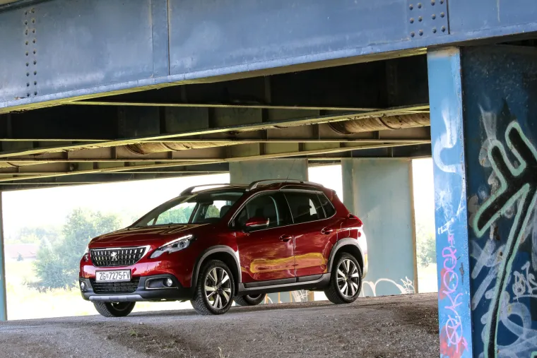 TEST: Peugeot 2008 Allure 1.2 PureTech 110 EAT6