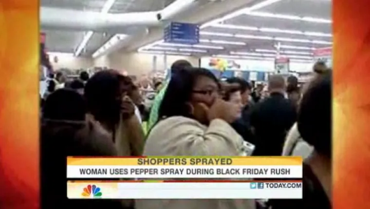 MORBIDNI PRIZORI 'SLAVLJA KAPITALIZMA': Stampedo, tučnjave i uhićenja bili su sastavni dio Crnog petka