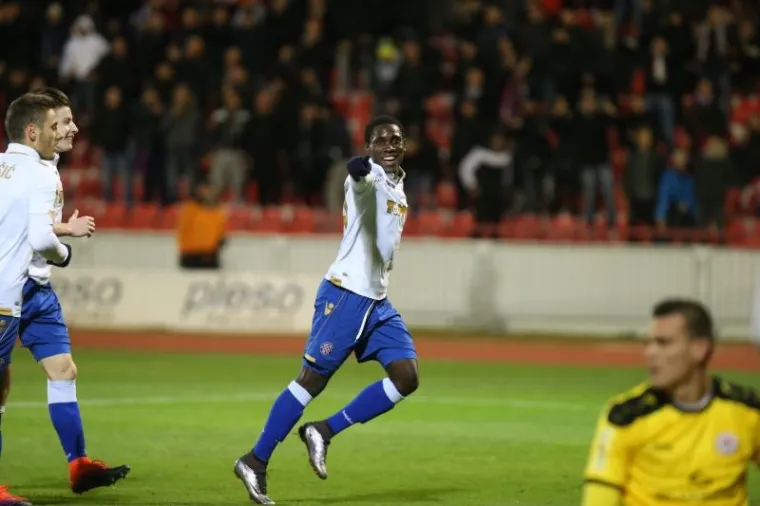 LUDNICA NA PARKU MLADEŽI: Split i Hajduk u borbi za polufinale Kupa