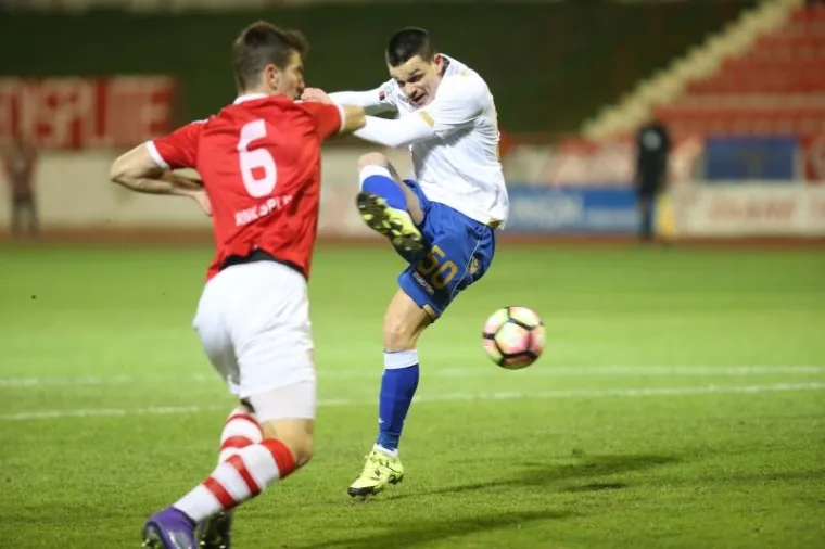 LUDNICA NA PARKU MLADEŽI: Split i Hajduk u borbi za polufinale Kupa