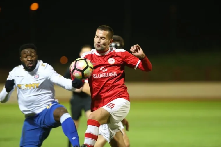 LUDNICA NA PARKU MLADEŽI: Split i Hajduk u borbi za polufinale Kupa