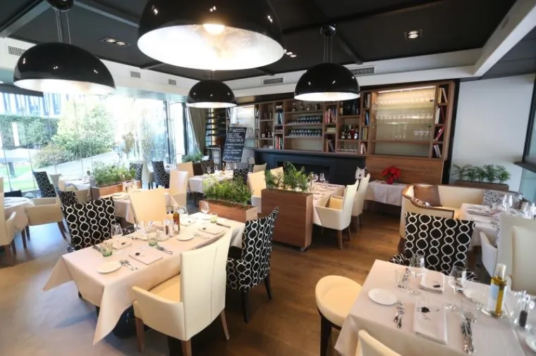 HORVATINČIĆEV 'MY WAY': Pogledajte kako izgleda restoran na Cvjetnom zbog čije je terase izbio skandal