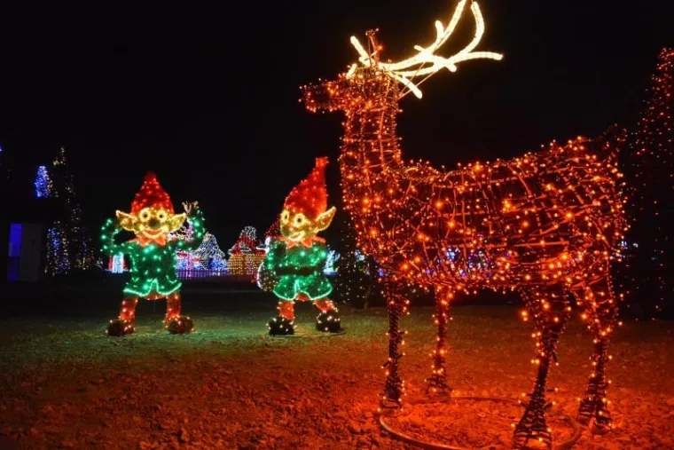 PONOVNO ODU&Scaron;EVILI: Milijuni lampica osvjetlili imanje obitelji Salaj, pogledajte čaroliju!