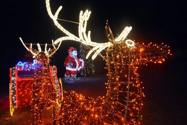 PONOVNO ODU&Scaron;EVILI: Milijuni lampica osvjetlili imanje obitelji Salaj, pogledajte čaroliju!