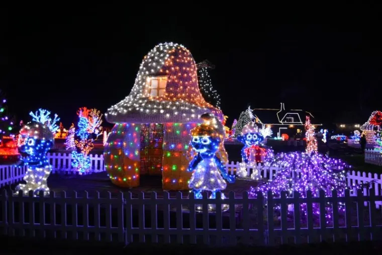 PONOVNO ODU&Scaron;EVILI: Milijuni lampica osvjetlili imanje obitelji Salaj, pogledajte čaroliju!