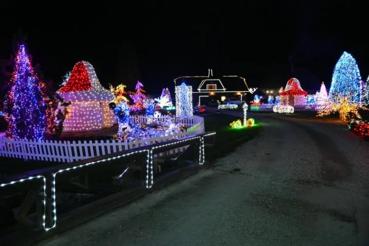 Zbog toga, dio imanja Salaj koji je naslijedstvom priprao sinu Alenu neće biti otvoren niti osvijetljen, a organizacijsku koncesiju je preuzela tvrtka SalajLand.