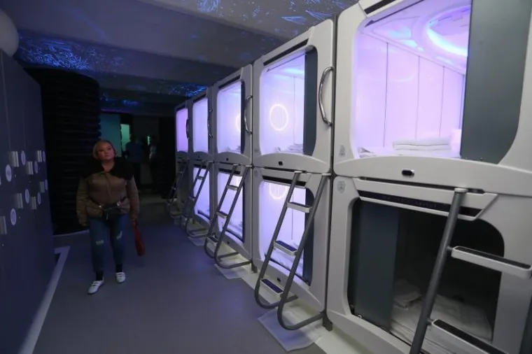 SUBSPACE: Svemirski hostel