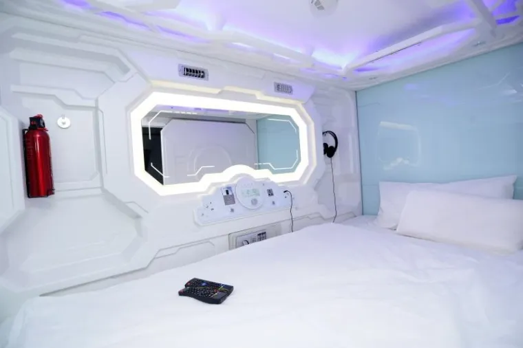 SUBSPACE: Svemirski hostel