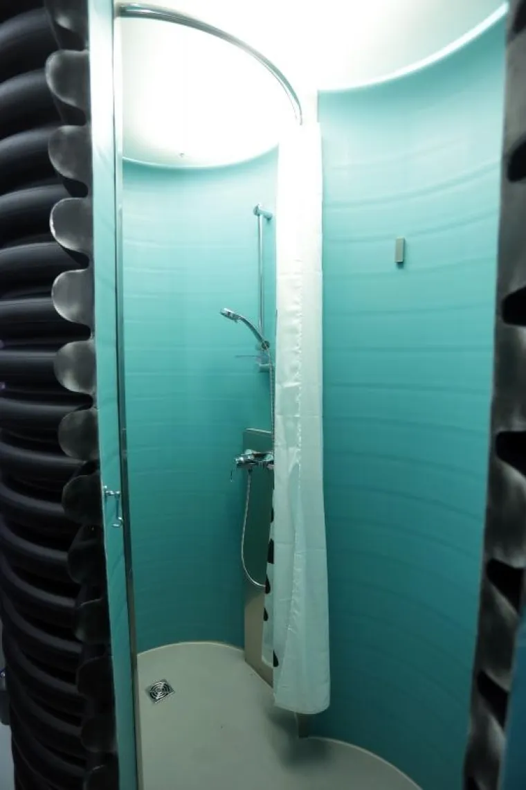 SUBSPACE: Svemirski hostel