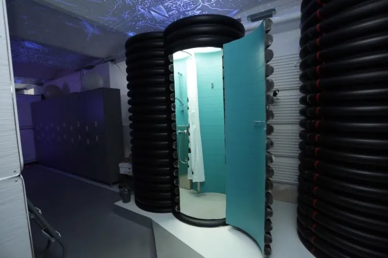 SUBSPACE: Svemirski hostel