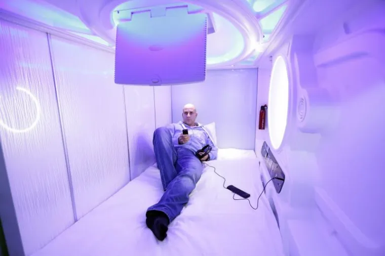 SUBSPACE: Svemirski hostel