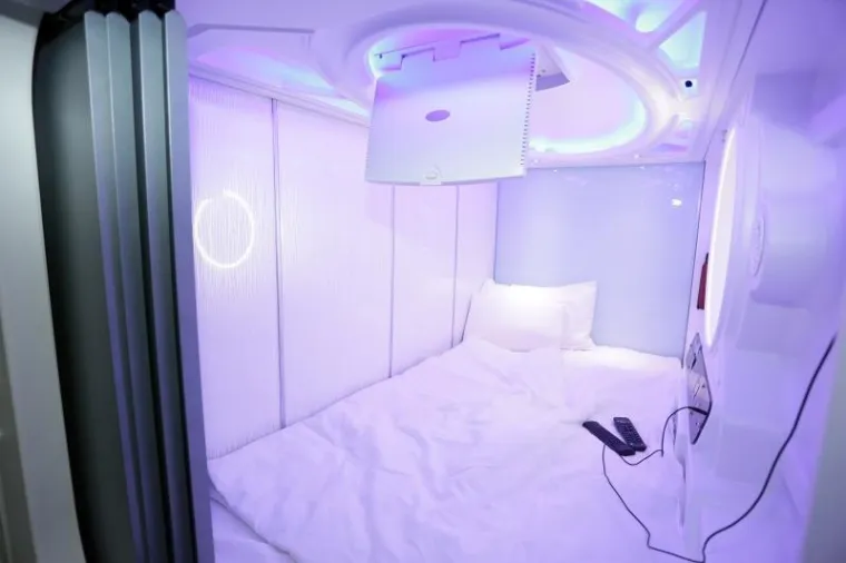 SUBSPACE: Svemirski hostel