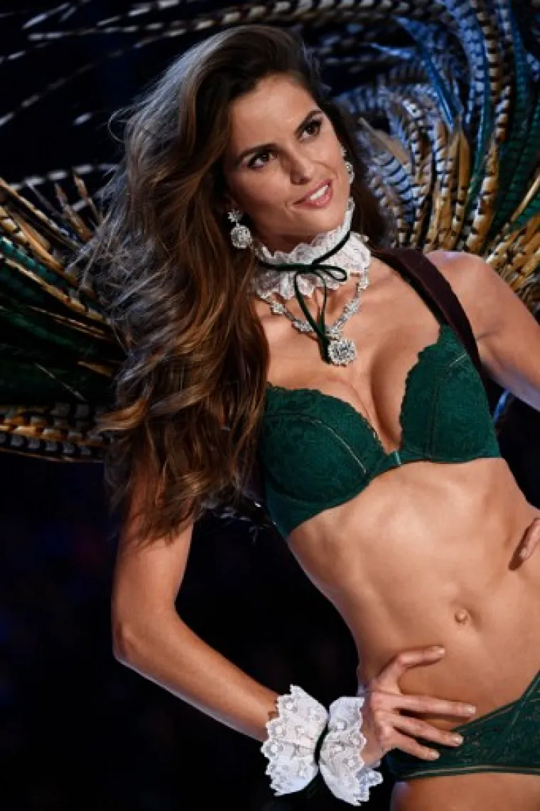 Sinoć je u Parizu održana najseksi revija na svijetu!