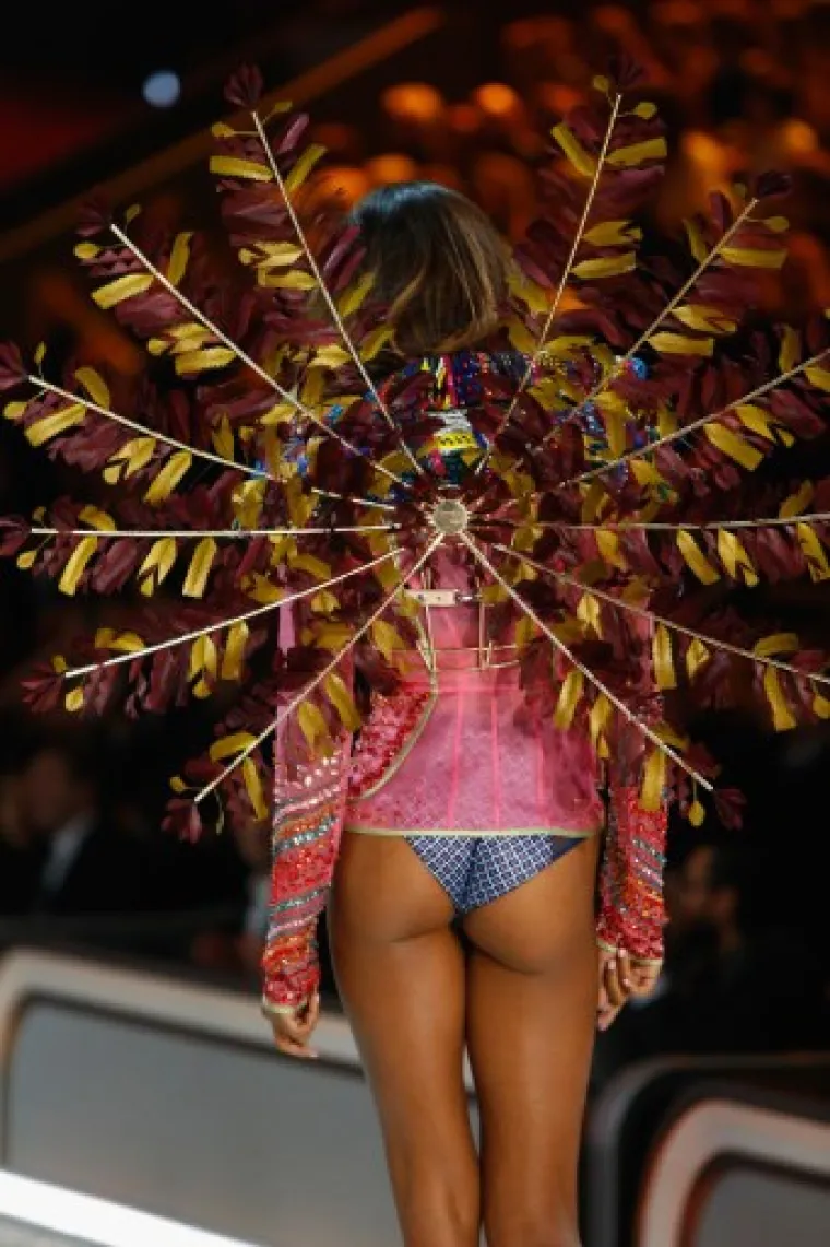 Sinoć je u Parizu održana revija Victoria's Secreta, evo kakve su modele donjeg rublja predstavili