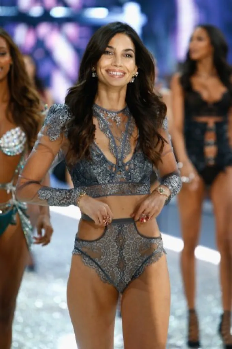 Sinoć je u Parizu održana revija Victoria's Secreta, evo kakve su modele donjeg rublja predstavili