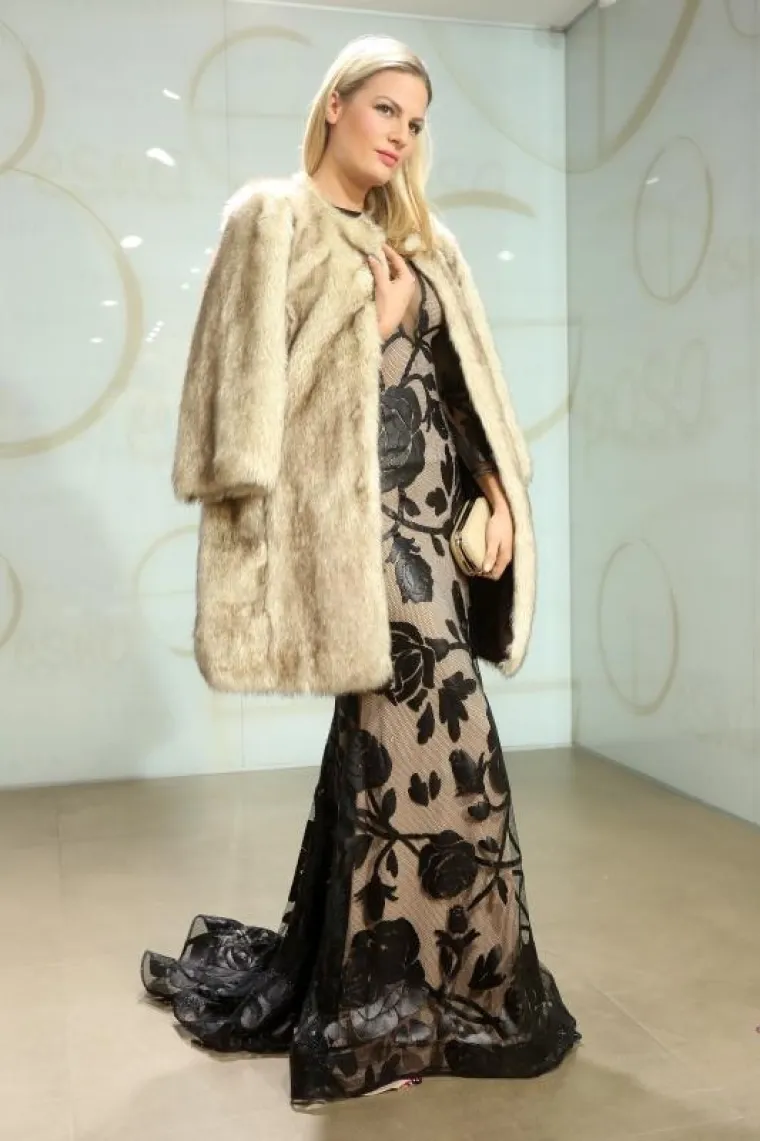 LIDIJA BAČIĆ POKAZALA NOGE U SEKSI CRNOJ HALJINI: Evo tko je bio na reviji vjenčanica