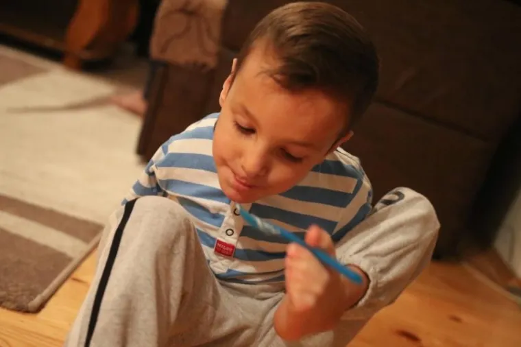 PREKRASNA PRIČA IZ SUSJEDSTVA: Dječak bez ruku koji ru&scaron;i sve predrasude