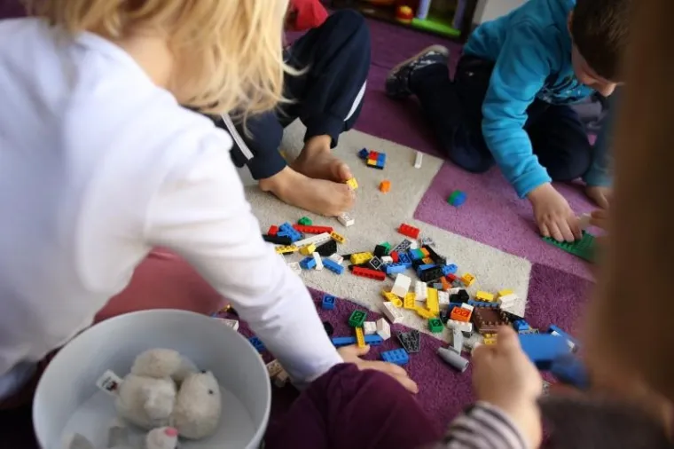 PREKRASNA PRIČA IZ SUSJEDSTVA: Dječak bez ruku koji ru&scaron;i sve predrasude