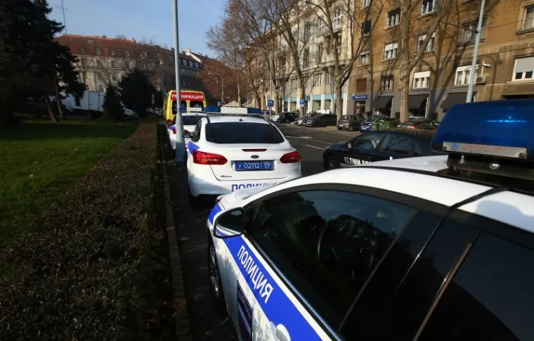 ŠTO RUSKI POLICAJCI RADE PRED SJEDIŠTEM HDZ-a? Blokiran Trg žrtava fašizma...