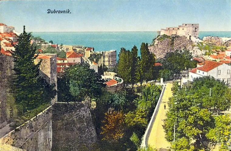 Pogled na Pile i zidine 1910.-ih