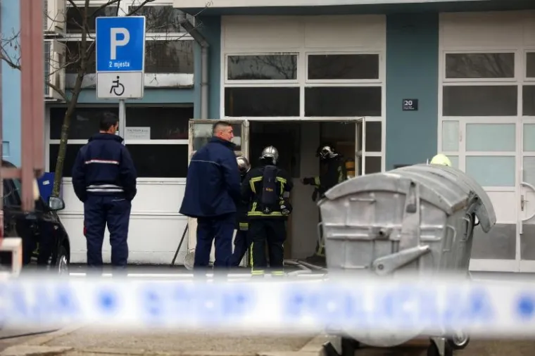 Požar na Male&scaron;nici: Vatrogasci spasili 11 stanara i dva psa