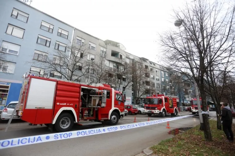 Požar na Male&scaron;nici: Vatrogasci spasili 11 stanara i dva psa