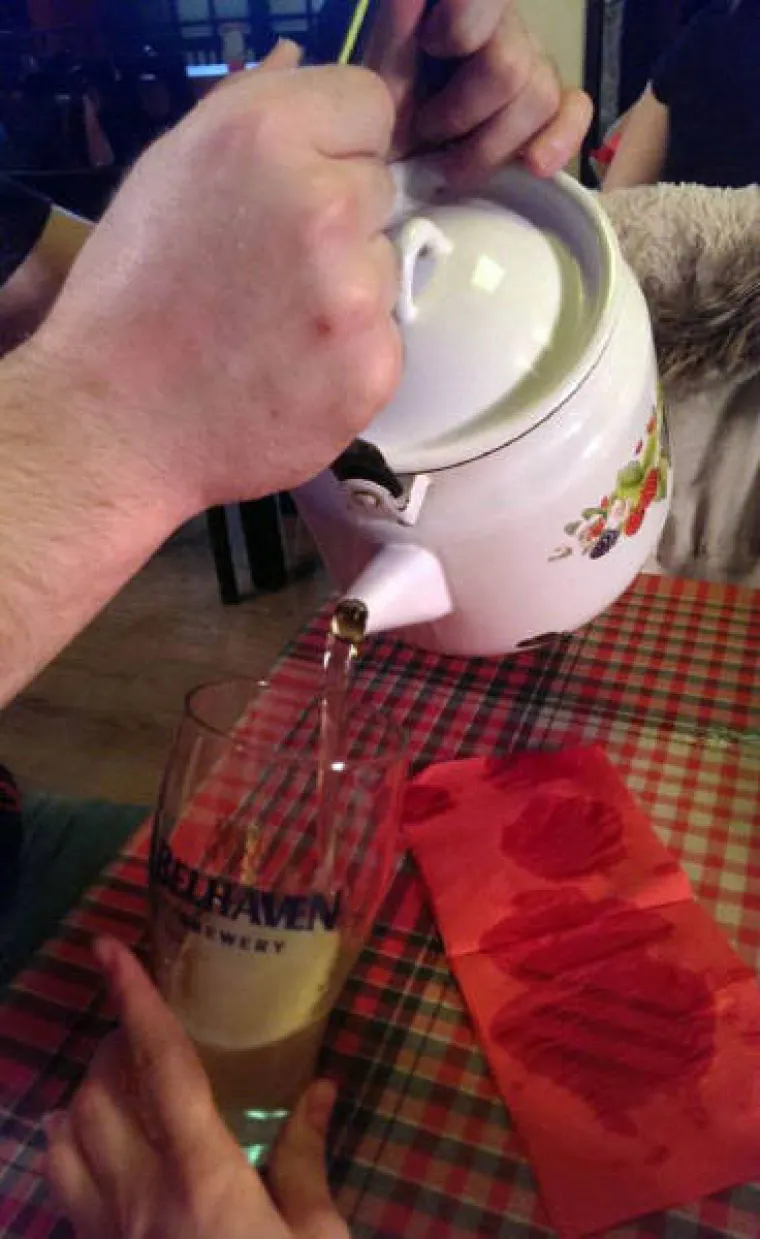 E PA RUSIJO, SAD SI STVARNO PRETJERALA! Evo kako izgleda zemlja u kojoj teče alkohol umjesto vode