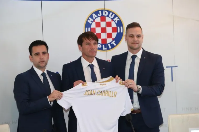 Hajduk je u ponedjeljak u službenim klupskim prostorijama predstavio svog novog trenera Joana Carrillu.
