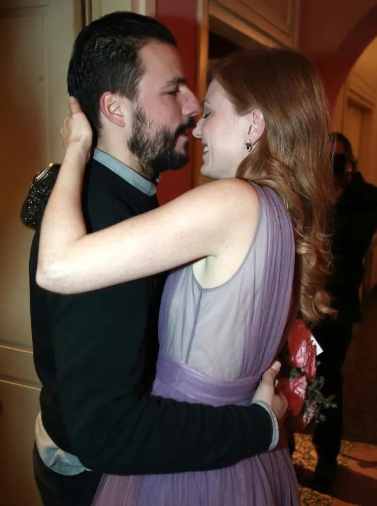 KAD SE ON POJAVI, SVE PADA U DRUGI PLAN: Zaljubljena Nataša Janjić i dečko nisu skidali ruke jedno s drugog