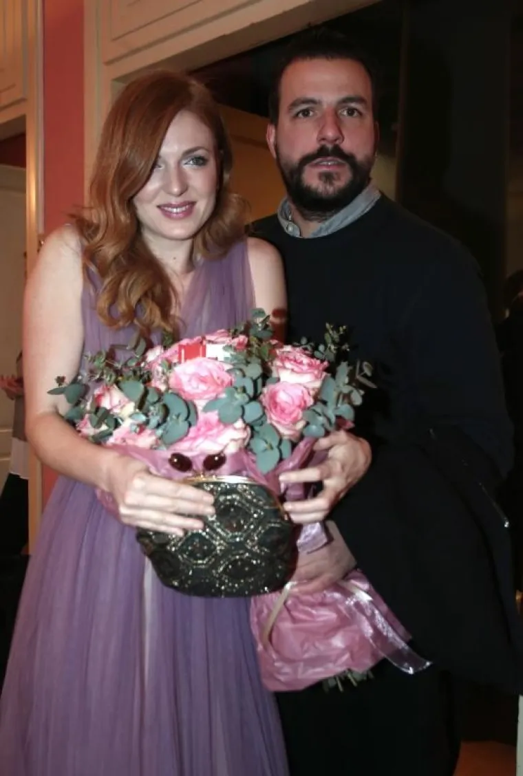 KAD SE ON POJAVI, SVE PADA U DRUGI PLAN: Zaljubljena Nata&scaron;a Janjić i dečko nisu skidali ruke jedno s drugog