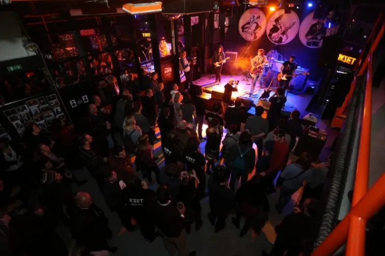 MINISTAR VLAHO OREPIĆ U KSETU: Ponovljeni koncert grupe Svemir