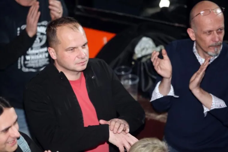 U KSET-u je održan koncert grupe Svemir kojega je prije dva tjedna prekinula policijska racija. Sini&scaron;a Hajda&scaron; Dončić.