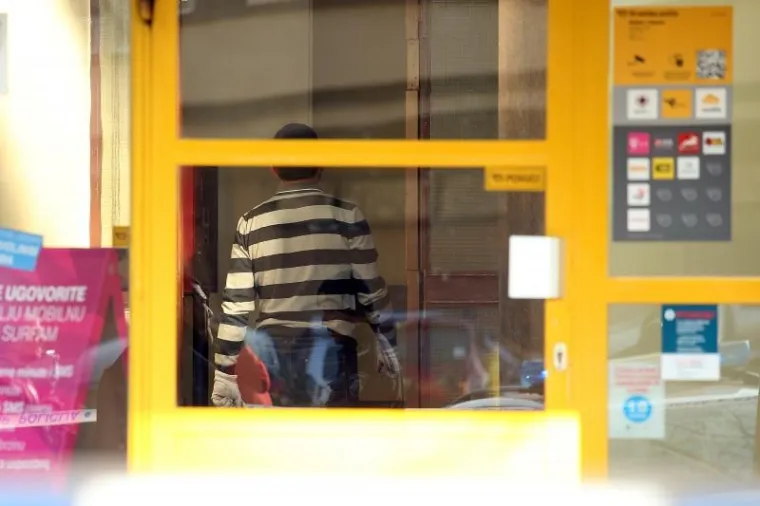 Pljačka po&scaron;te u Zagrebu: Uz prijetnju oružjem odnio 'golemu količinu novca'