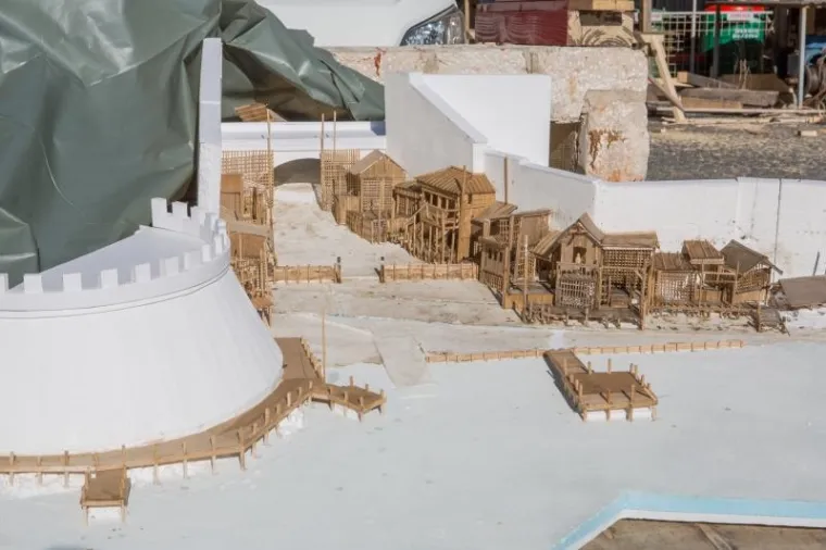 DUBROVNIK SE OPET TRANSFORMIRA: Započelo postavljanje kulisa za snimanje 'Robina Hooda'