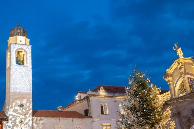 ZIMSKA ČAROLIJA U DUBROVNIKU: Na&scaron; Jadran jo&scaron; je ljep&scaron;i u blagdanskom ruhu