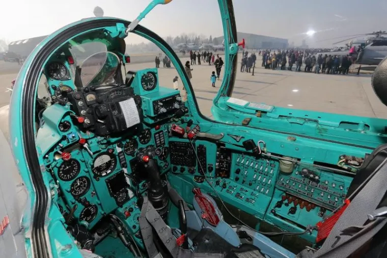 OBILJEŽENA 25. OBLJETNICA HRVATSKOG RATNOG ZRAKOPLOVSTVA: Građani razgledavali letjelice na Plesu