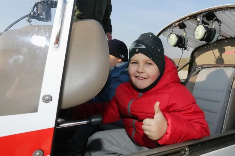 OBILJEŽENA 25. OBLJETNICA HRVATSKOG RATNOG ZRAKOPLOVSTVA: Građani razgledavali letjelice na Plesu