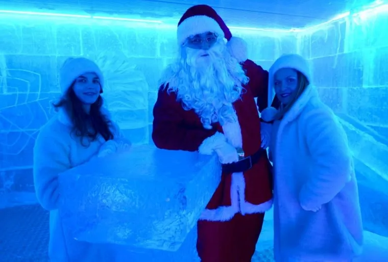 Ispred Arena Centra, na adresi Ulica Vice Vukova 6, otvoren je Ice bar Zagreb