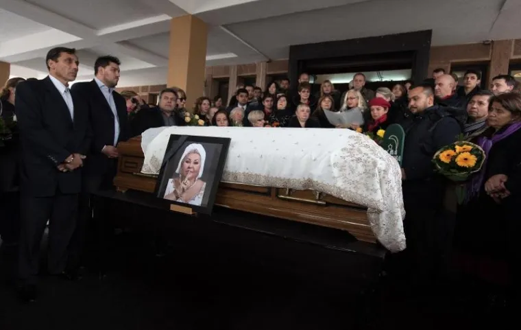 Komemoracija je održana u 11 sati u Skopju, a sprovod je održan u 13 sati na skopskom gradskom groblju.