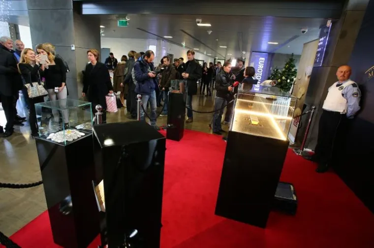 12,44 KILOGRAMA ZLATA: U Zagrebu izložena zlatna poluga vrijedna pola milijuna eura!