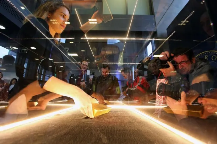 12,44 KILOGRAMA ZLATA: U Zagrebu izložena zlatna poluga vrijedna pola milijuna eura!