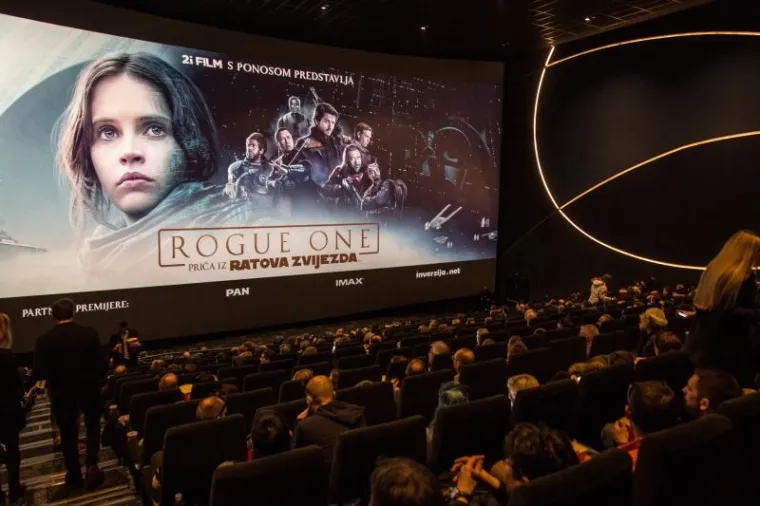 Kino-dvorana je bila dupkom puna