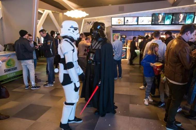 ZNAJU BARATATI SVJETLOSNIM MAČEVIMA: Mirela Holy i Iva &Scaron;ulentić su veliki fanovi 'Star Warsa'