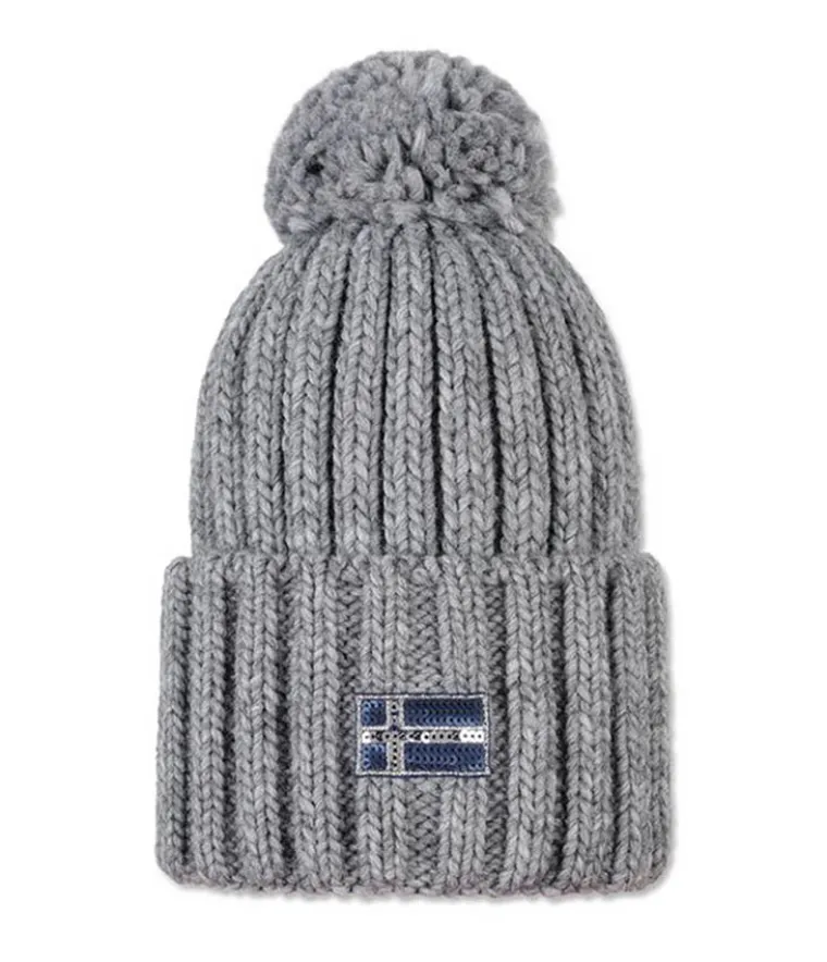 Kape, &scaron;alovi i rukavice s prepoznatljivim logom norve&scaron;ke zastave izrađeni su od mekane mje&scaron;avine vune i viskoze s pamučnom podstavom, te dolaze u &scaron;irokoj paleti trendi boja