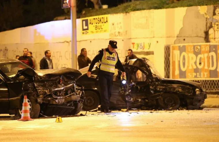 Teška prometna u Splitu: Vatrogasci izvlačili ozlijeđenog vozača iz automobila