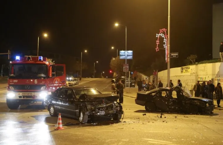 Teška prometna u Splitu: Vatrogasci izvlačili ozlijeđenog vozača iz automobila